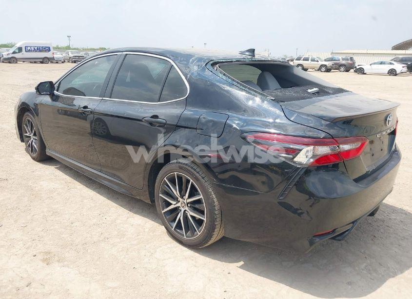 Photo 3 of 2022 Toyota Camry SE (VIN 4T1G11AK6NU623118)
