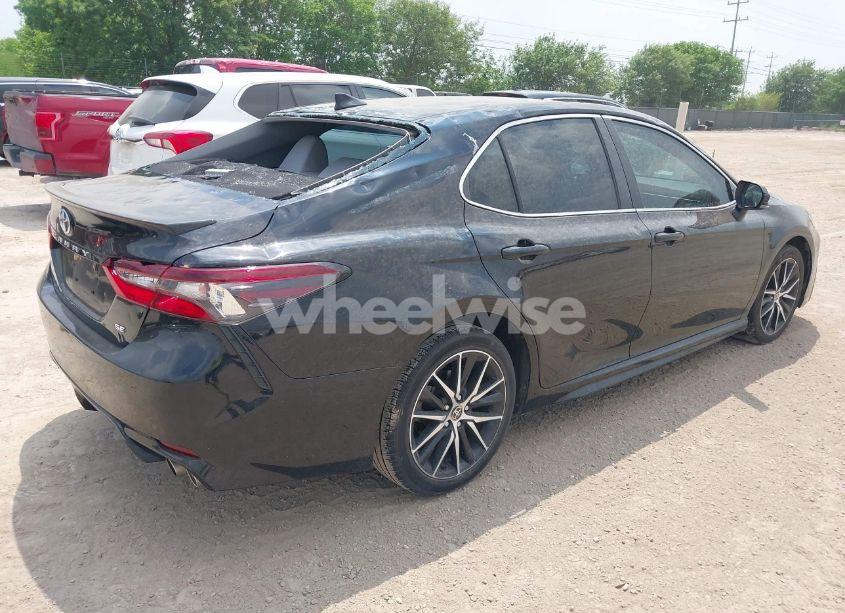 Photo 4 of 2022 Toyota Camry SE (VIN 4T1G11AK6NU623118)