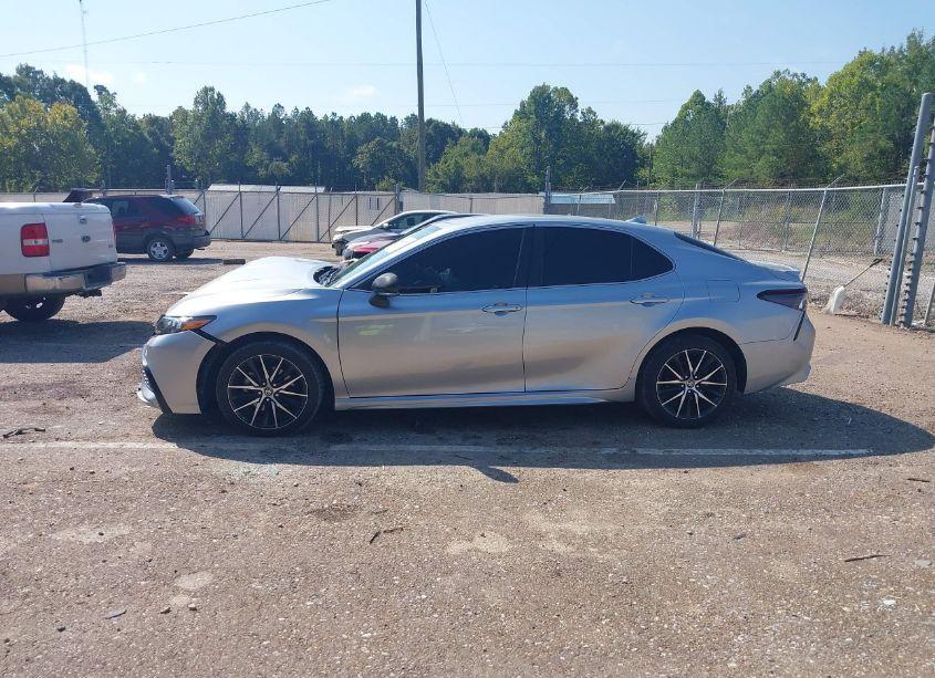 Photo 14 of 2022 Toyota Camry SE (VIN 4T1G11AK6NU624754)