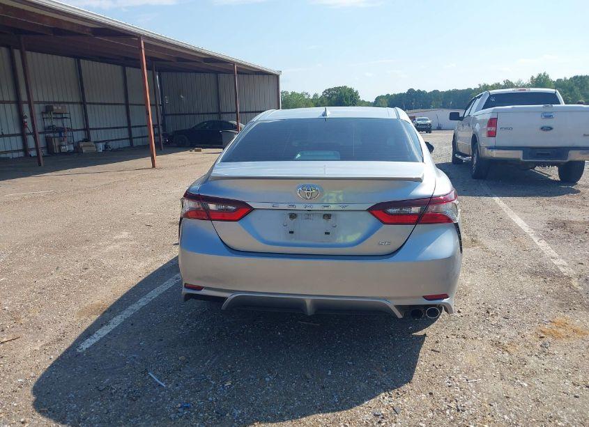 Photo 16 of 2022 Toyota Camry SE (VIN 4T1G11AK6NU624754)