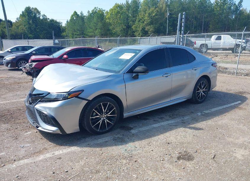 Photo 2 of 2022 Toyota Camry SE (VIN 4T1G11AK6NU624754)