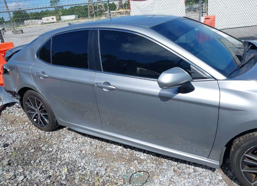 Photo 14 of 2022 Toyota Camry SE (VIN 4T1G11AK6NU643434)