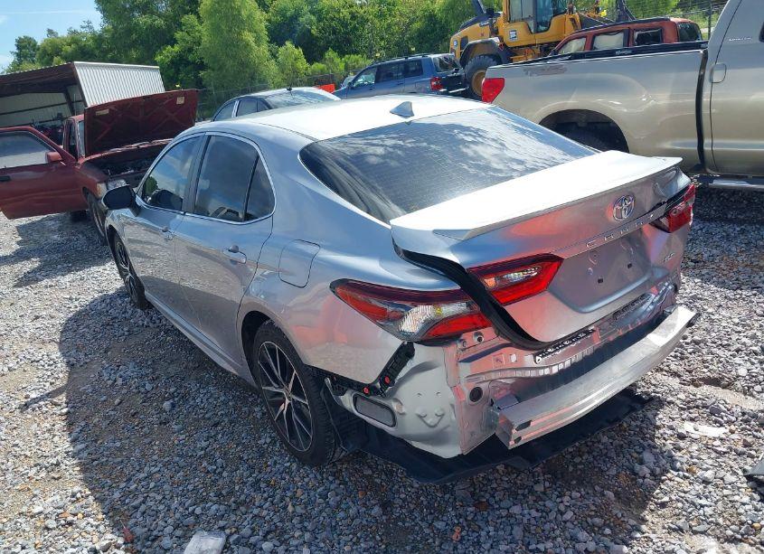 Photo 3 of 2022 Toyota Camry SE (VIN 4T1G11AK6NU643434)
