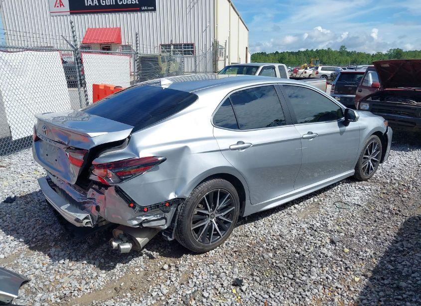 Photo 4 of 2022 Toyota Camry SE (VIN 4T1G11AK6NU643434)