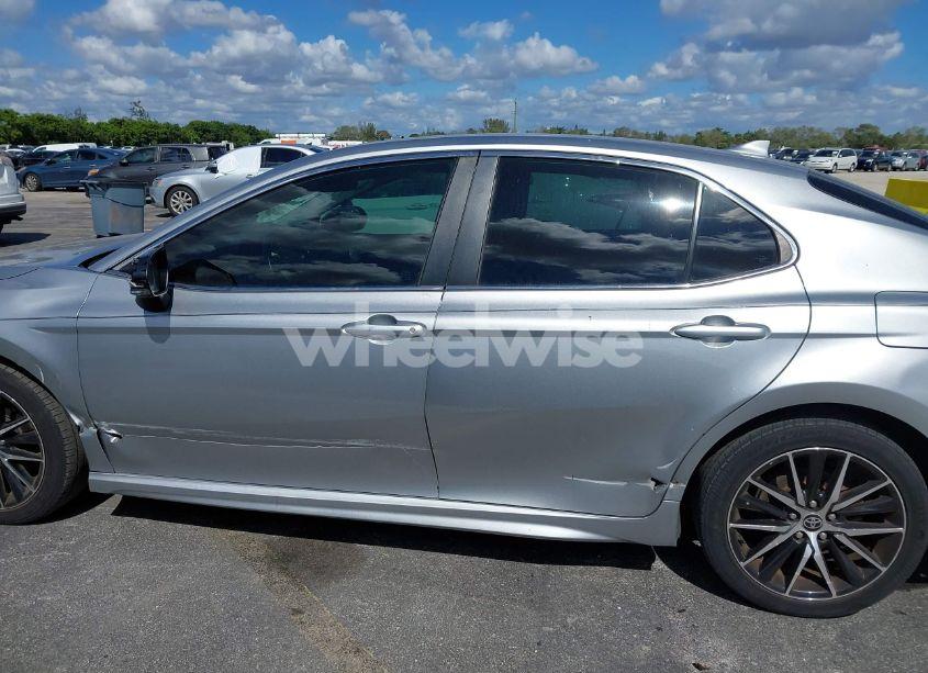 Photo 15 of 2022 Toyota Camry SE (VIN 4T1G11AK6NU657107)