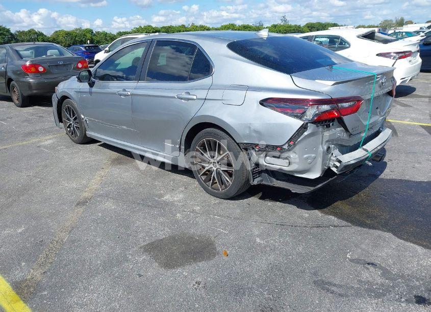 Photo 3 of 2022 Toyota Camry SE (VIN 4T1G11AK6NU657107)