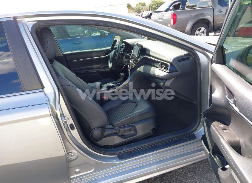 Photo 5 of 2022 Toyota Camry SE (VIN 4T1G11AK6NU657107)