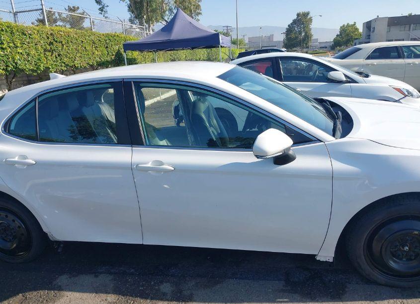 Photo 14 of 2022 Toyota Camry SE (VIN 4T1G11AK6NU664526)