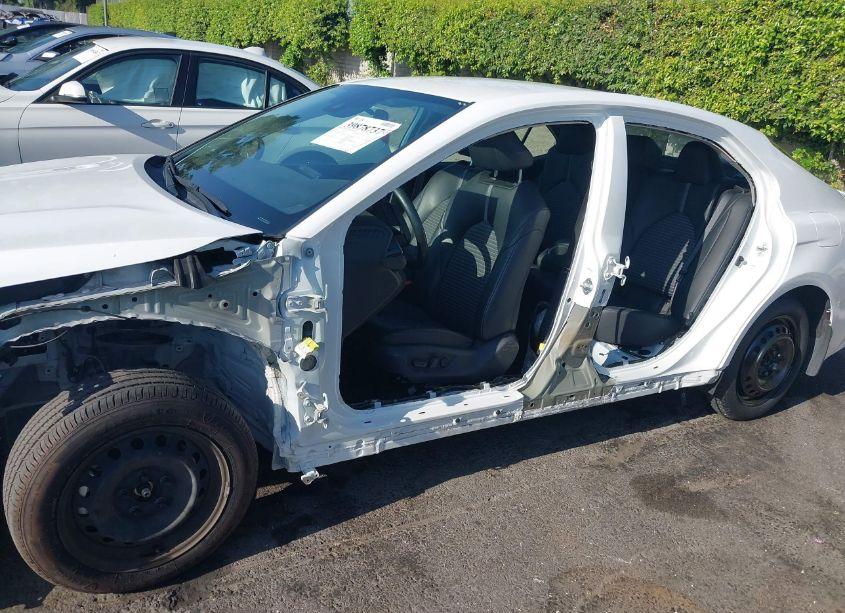 Photo 15 of 2022 Toyota Camry SE (VIN 4T1G11AK6NU664526)