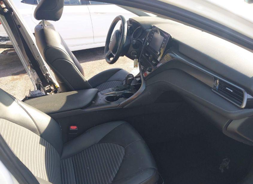 Photo 5 of 2022 Toyota Camry SE (VIN 4T1G11AK6NU664526)