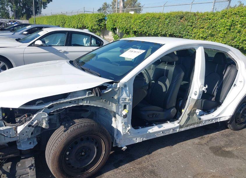 Photo 6 of 2022 Toyota Camry SE (VIN 4T1G11AK6NU664526)