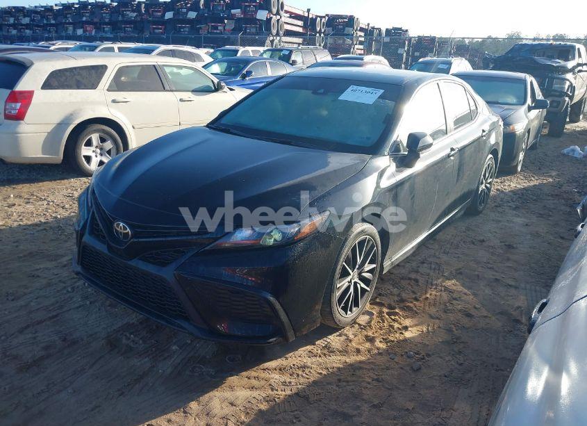 Photo 2 of 2022 Toyota Camry SE (VIN 4T1G11AK6NU670441)