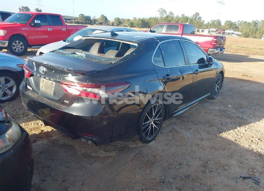 Photo 4 of 2022 Toyota Camry SE (VIN 4T1G11AK6NU670441)