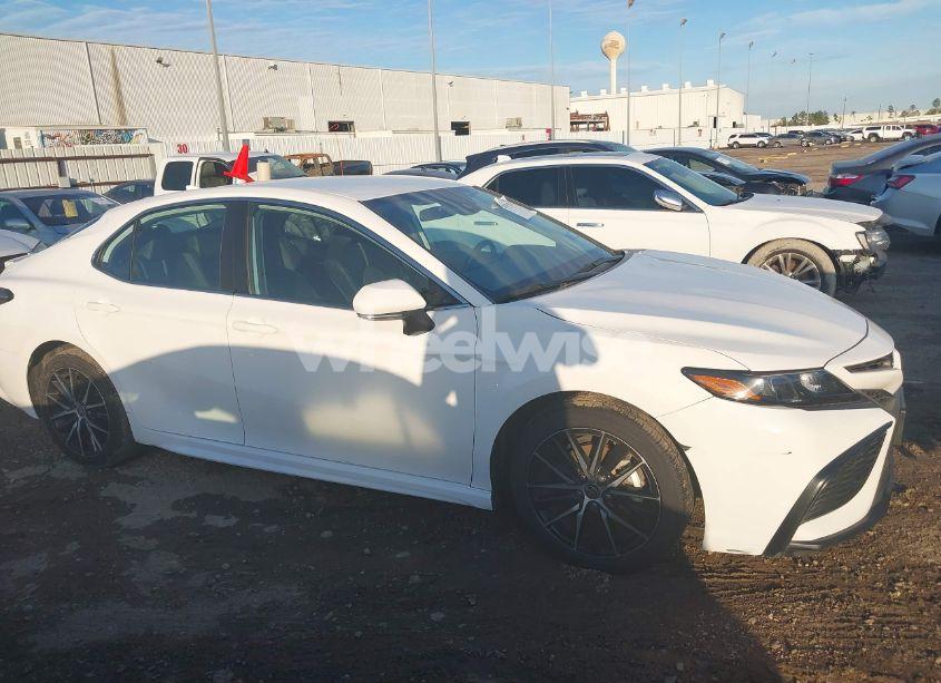 Photo 13 of 2022 Toyota Camry SE (VIN 4T1G11AK6NU705642)