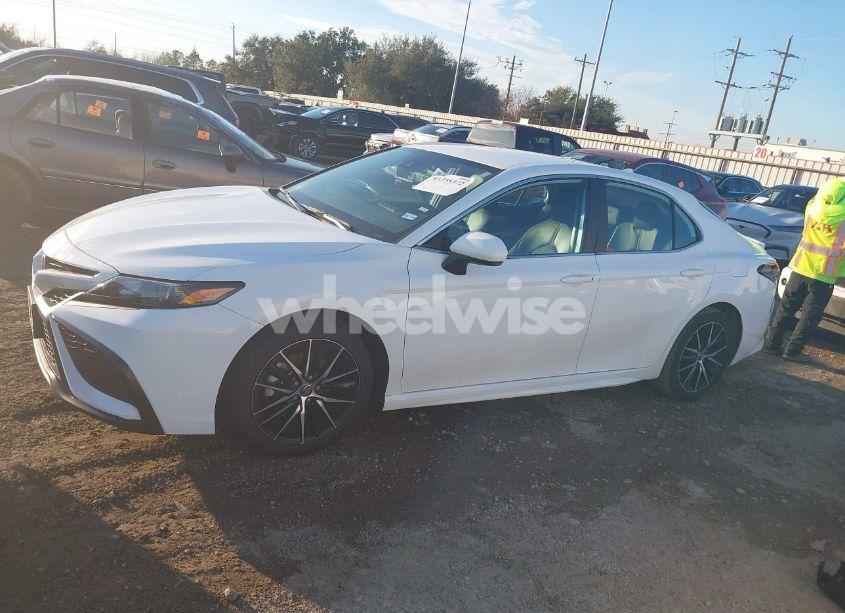 Photo 14 of 2022 Toyota Camry SE (VIN 4T1G11AK6NU705642)