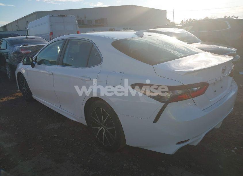 Photo 3 of 2022 Toyota Camry SE (VIN 4T1G11AK6NU705642)