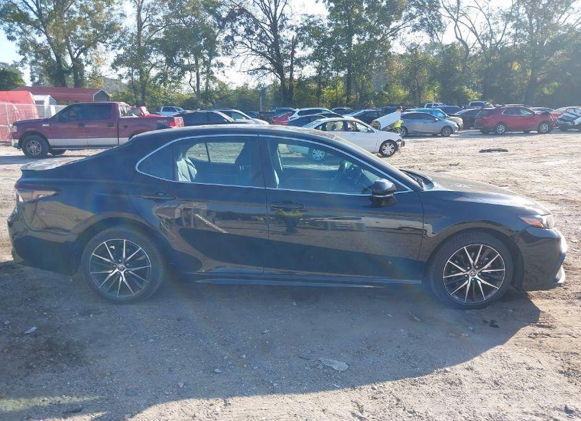 Photo 13 of 2022 Toyota Camry SE (VIN 4T1G11AK6NU715832)