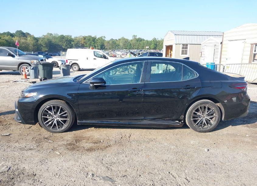 Photo 14 of 2022 Toyota Camry SE (VIN 4T1G11AK6NU715832)