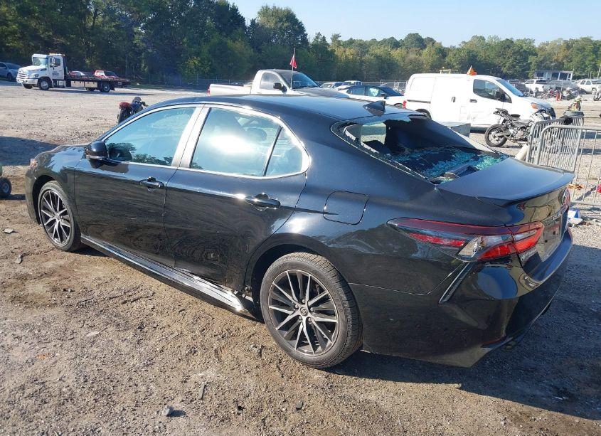 Photo 3 of 2022 Toyota Camry SE (VIN 4T1G11AK6NU715832)