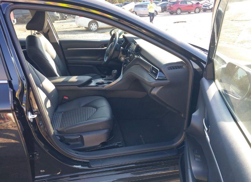 Photo 5 of 2022 Toyota Camry SE (VIN 4T1G11AK6NU715832)