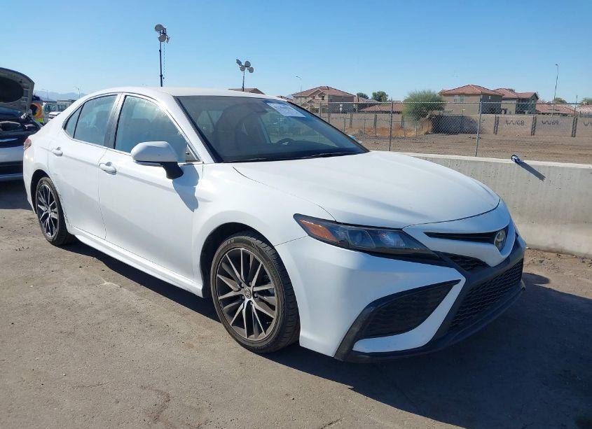 2023 Toyota Camry SE (VIN 4T1G11AK6PU083840) main photo