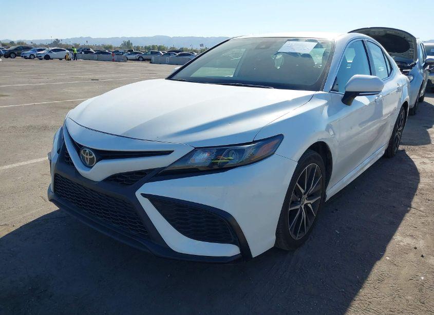 Photo 2 of 2023 Toyota Camry SE (VIN 4T1G11AK6PU083840)