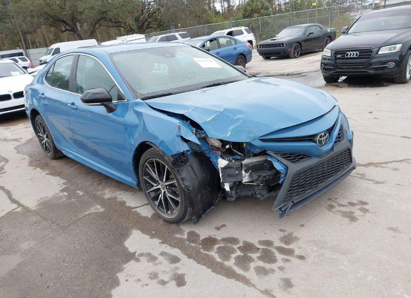 2023 Toyota Camry SE (VIN 4T1G11AK6PU089427) main photo