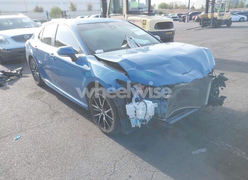 2023 Toyota Camry SE (VIN 4T1G11AK6PU102323) main photo