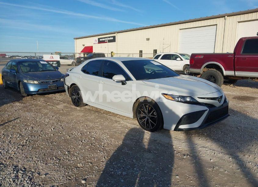 2023 Toyota Camry SE (VIN 4T1G11AK6PU179953) main photo