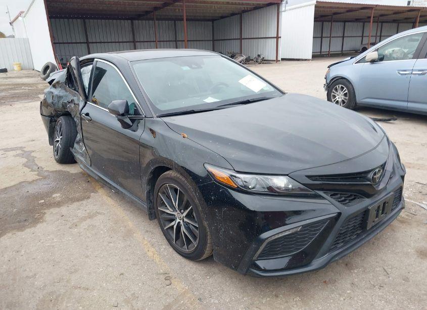 2023 Toyota Camry SE (VIN 4T1G11AK6PU721603) main photo