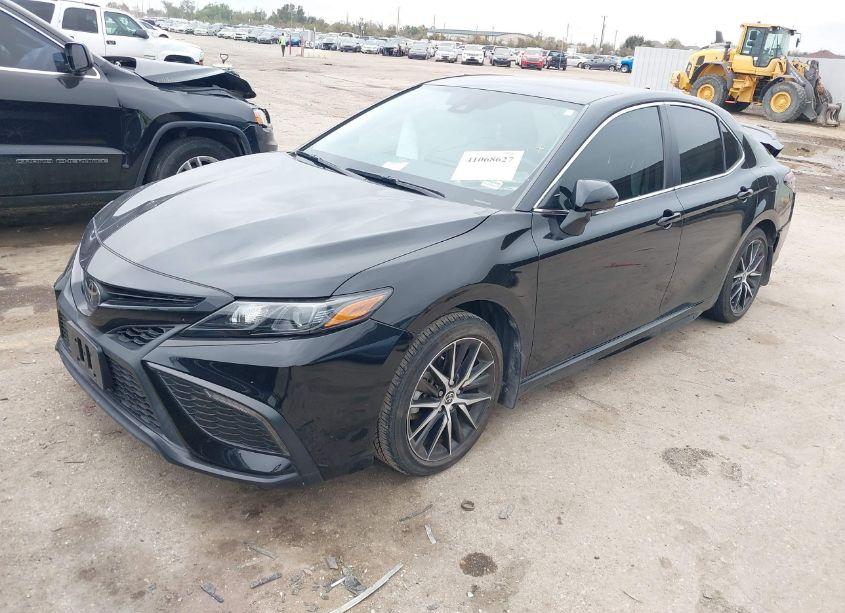 Photo 2 of 2023 Toyota Camry SE (VIN 4T1G11AK6PU721603)