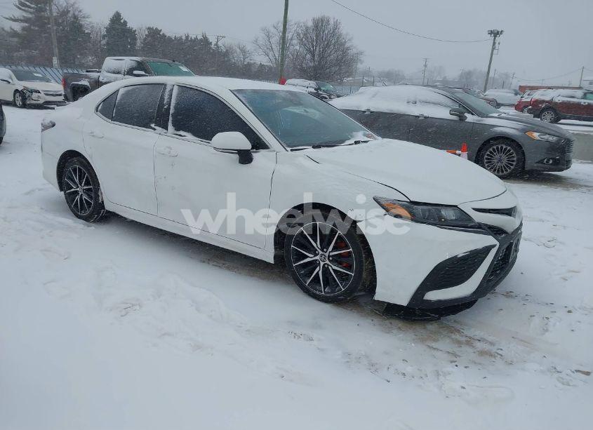 2023 Toyota Camry SE (VIN 4T1G11AK6PU770199) main photo