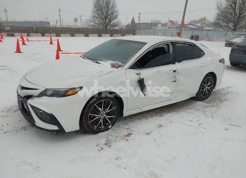 Photo 2 of 2023 Toyota Camry SE (VIN 4T1G11AK6PU770199)