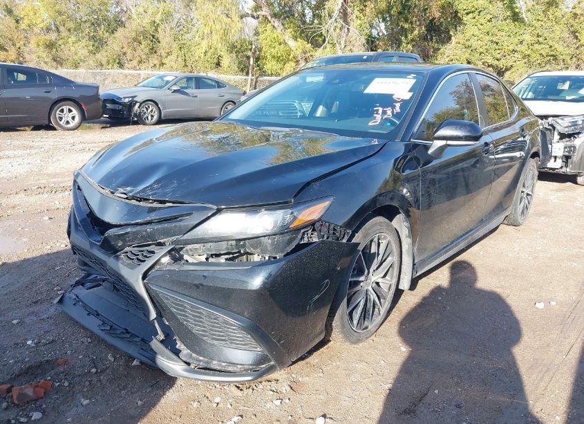 Photo 2 of 2023 Toyota Camry SE (VIN 4T1G11AK6PU775418)