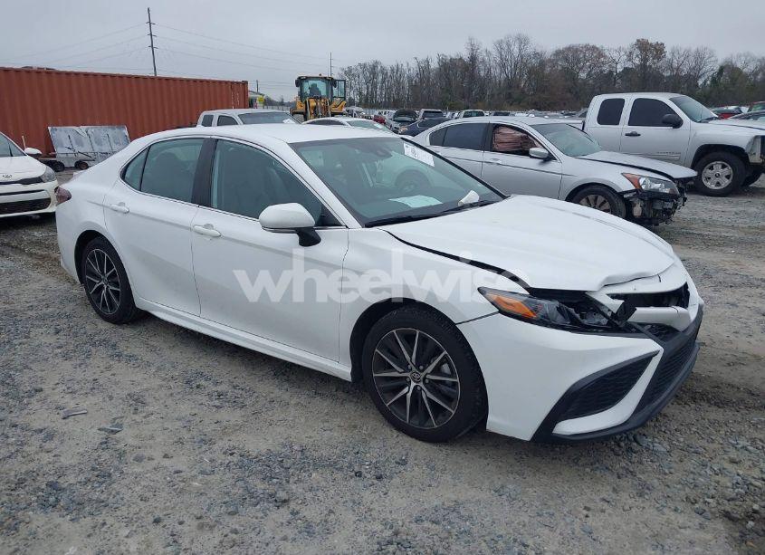 2023 Toyota Camry SE (VIN 4T1G11AK6PU775421) main photo