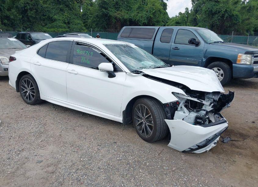 2023 Toyota Camry SE (VIN 4T1G11AK6PU791716) main photo