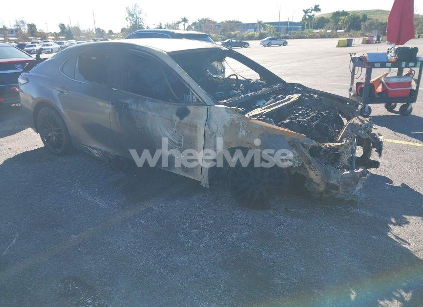 2023 Toyota Camry SE (VIN 4T1G11AK6PU826075) main photo