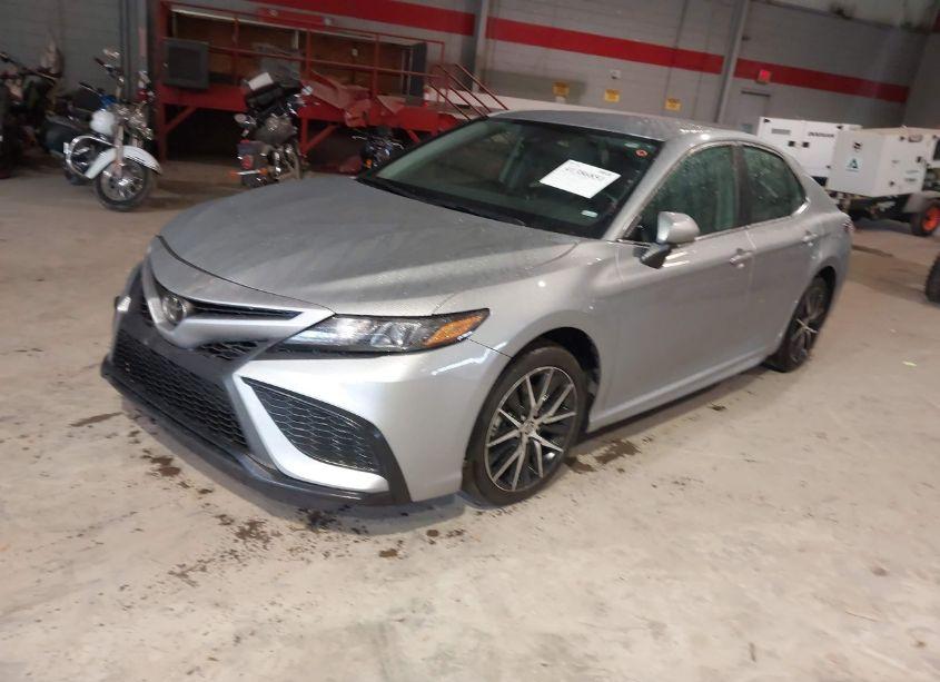 Photo 2 of 2024 Toyota Camry SE (VIN 4T1G11AK6RU197033)