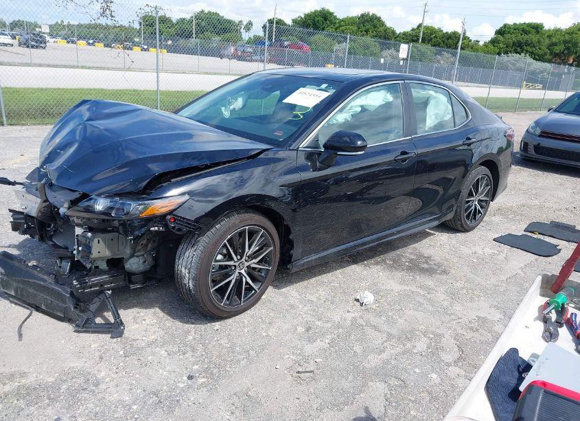 Photo 2 of 2024 Toyota Camry SE (VIN 4T1G11AK6RU228037)