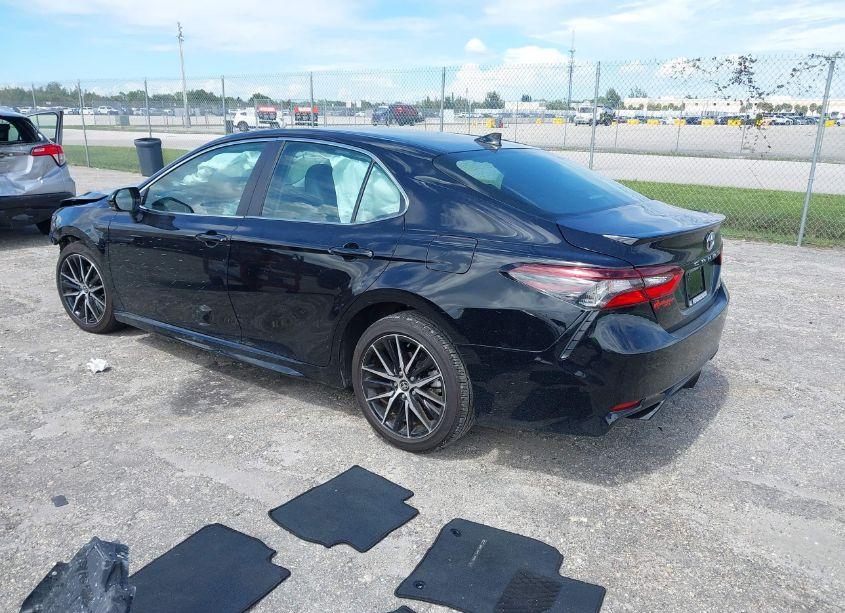 Photo 3 of 2024 Toyota Camry SE (VIN 4T1G11AK6RU228037)