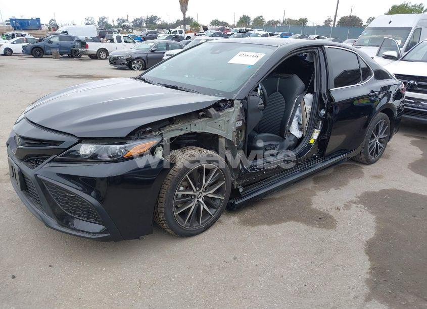 Photo 2 of 2024 Toyota Camry SE (VIN 4T1G11AK6RU865655)