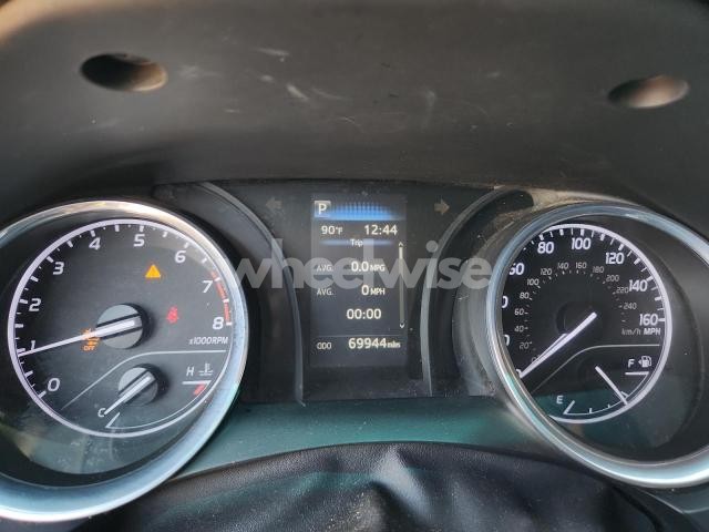 2020 TOYOTA CAMRY SE (VIN 4T1G11AK7LU304906) main photo