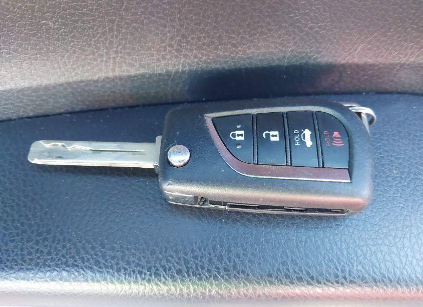 Photo 11 of 2020 Toyota Camry SE (VIN 4T1G11AK7LU305991)