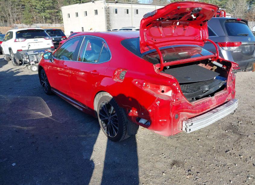 Photo 3 of 2020 Toyota Camry SE (VIN 4T1G11AK7LU305991)