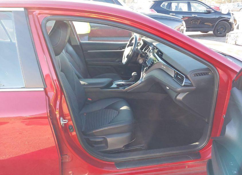 Photo 5 of 2020 Toyota Camry SE (VIN 4T1G11AK7LU305991)