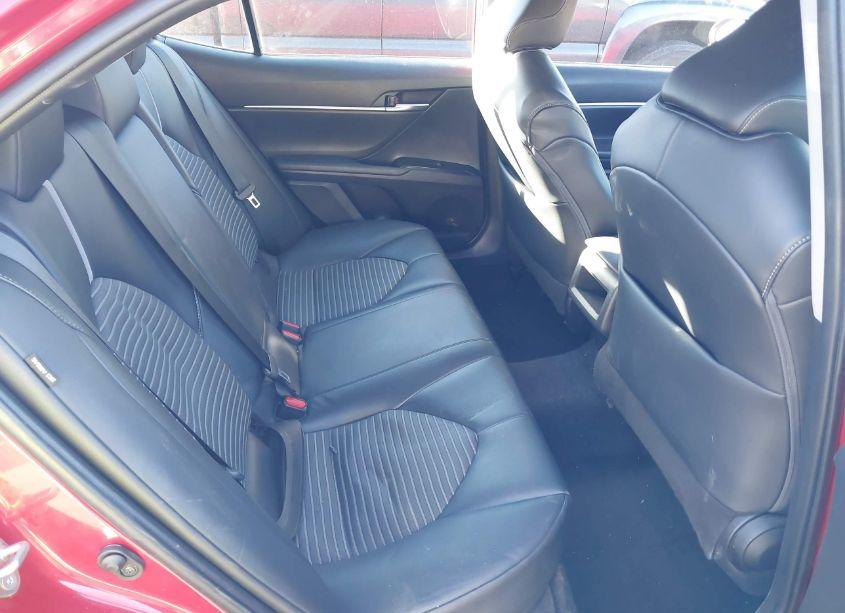 Photo 8 of 2020 Toyota Camry SE (VIN 4T1G11AK7LU305991)