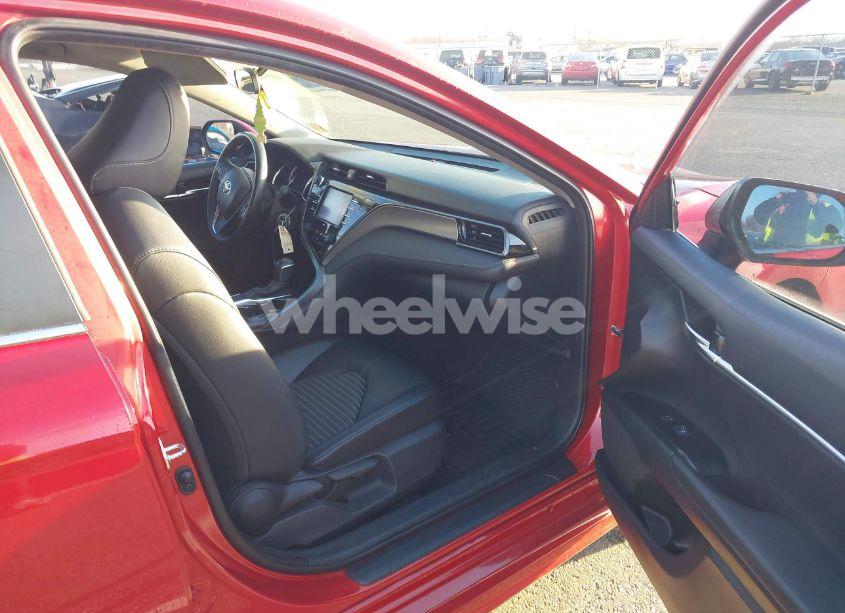 Photo 5 of 2020 Toyota Camry SE (VIN 4T1G11AK7LU348372)