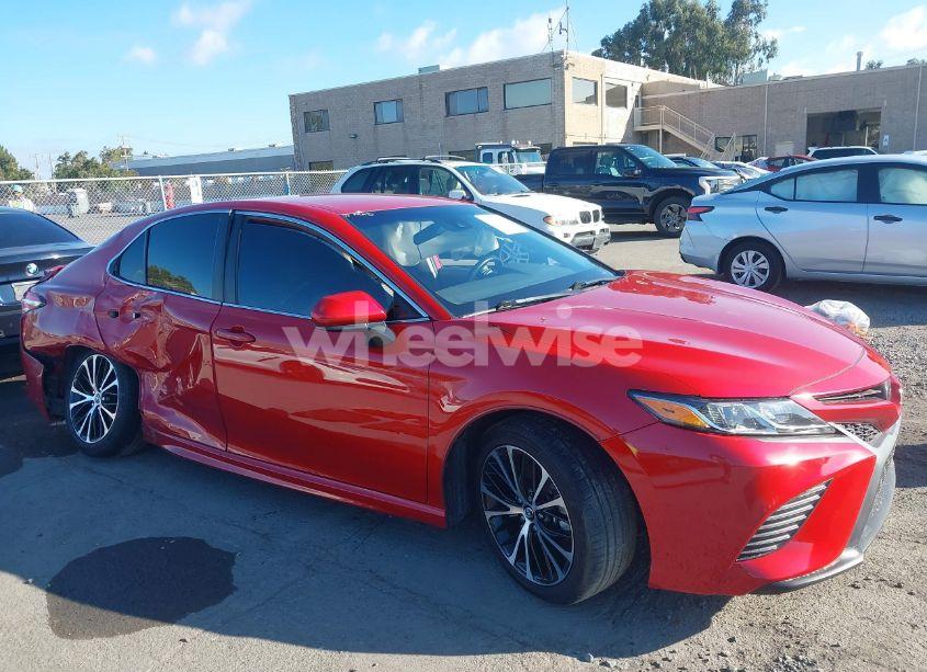 Photo 13 of 2020 Toyota Camry SE (VIN 4T1G11AK7LU354639)