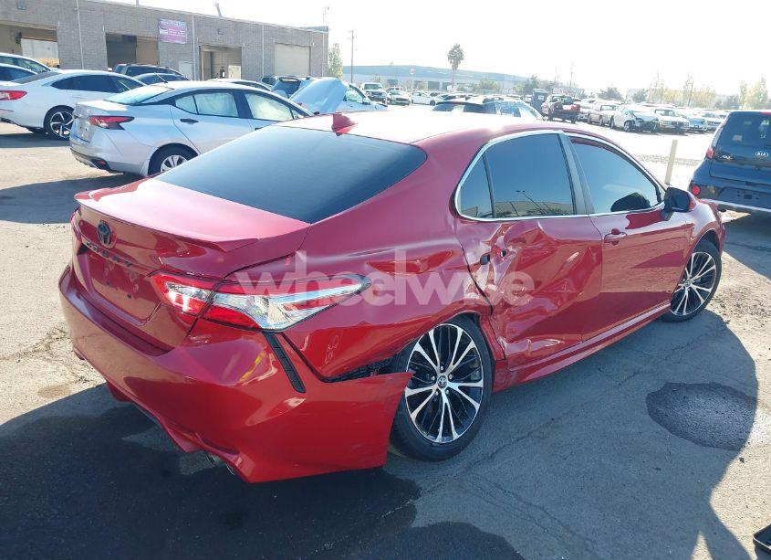 Photo 4 of 2020 Toyota Camry SE (VIN 4T1G11AK7LU354639)