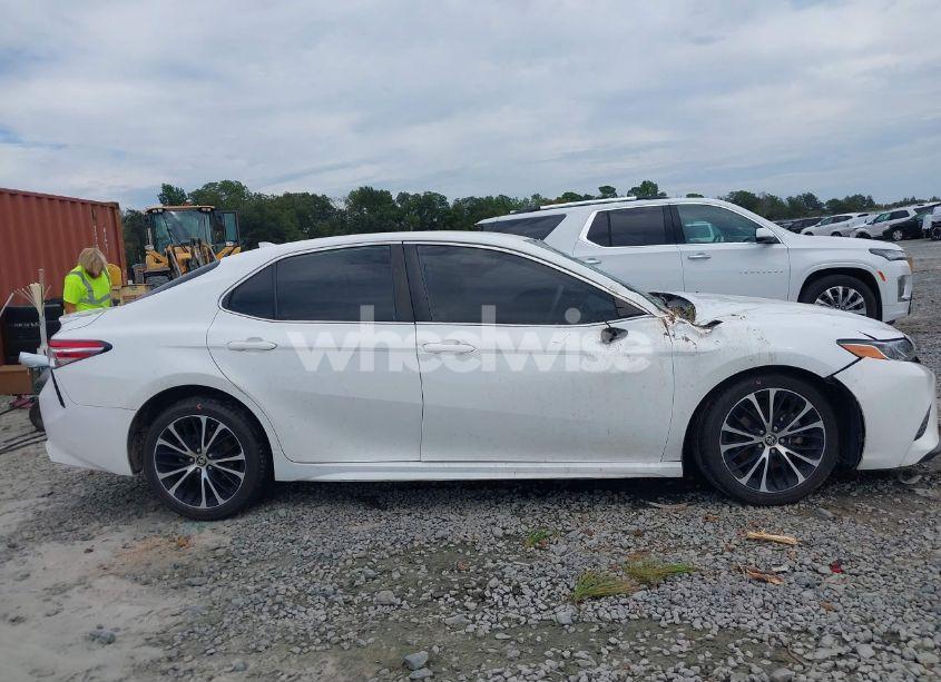 Photo 13 of 2020 Toyota Camry SE (VIN 4T1G11AK7LU358092)